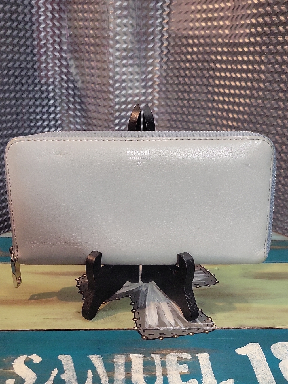 Fossil Women's Zip-Around Wallet